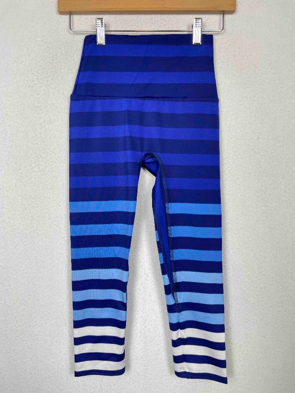 K-Deer NWT Kristin Stripe Capri Leggings Womens Size S